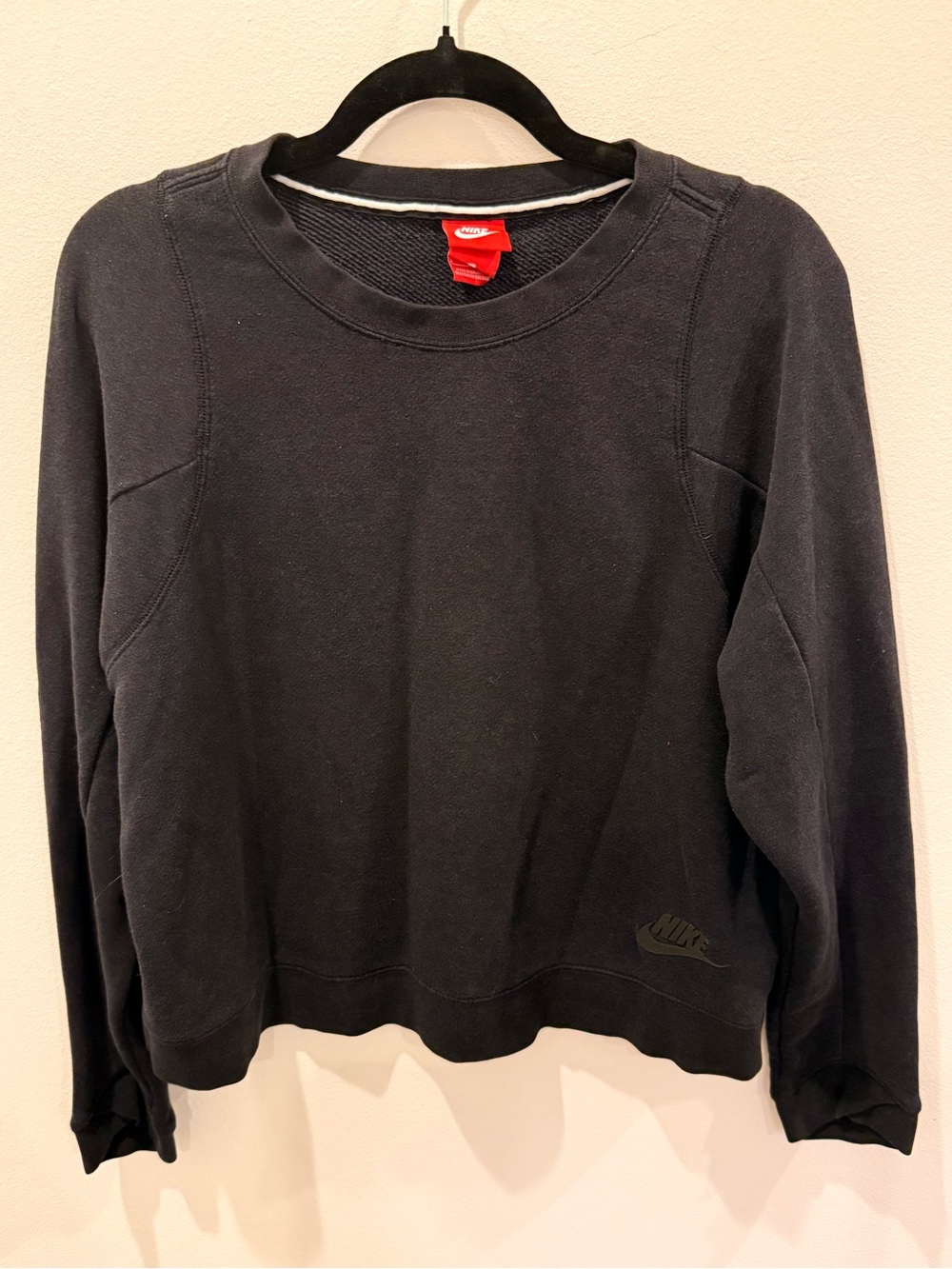 Nike Sportswear Black Crewneck Sweatshirt Women’s Large Minimal Logo